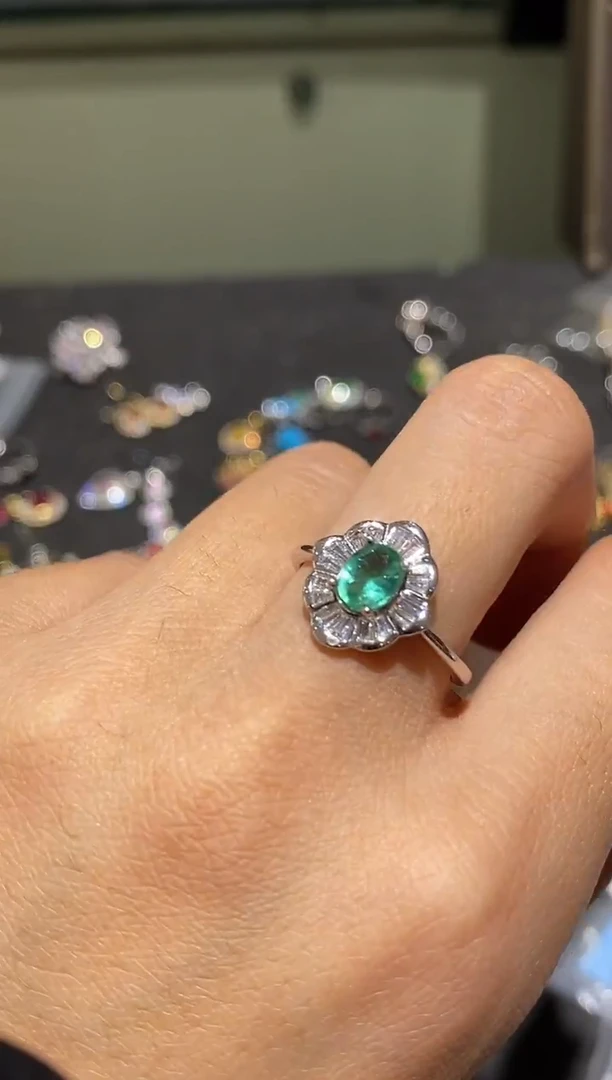 银S925镶嵌戒指祖母绿戒指