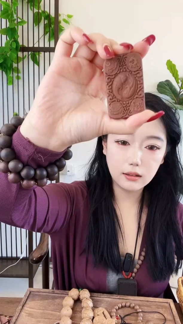 泥塑参茸八卦牌子