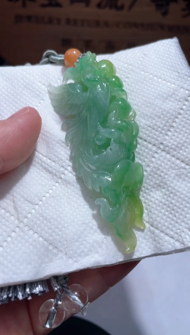 翡翠未镶嵌颈饰Y**?29.......