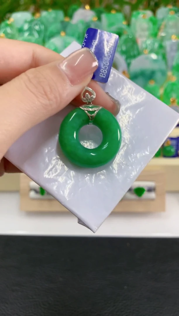 吊坠(不含链)18K金镶嵌翡翠【没代购费】