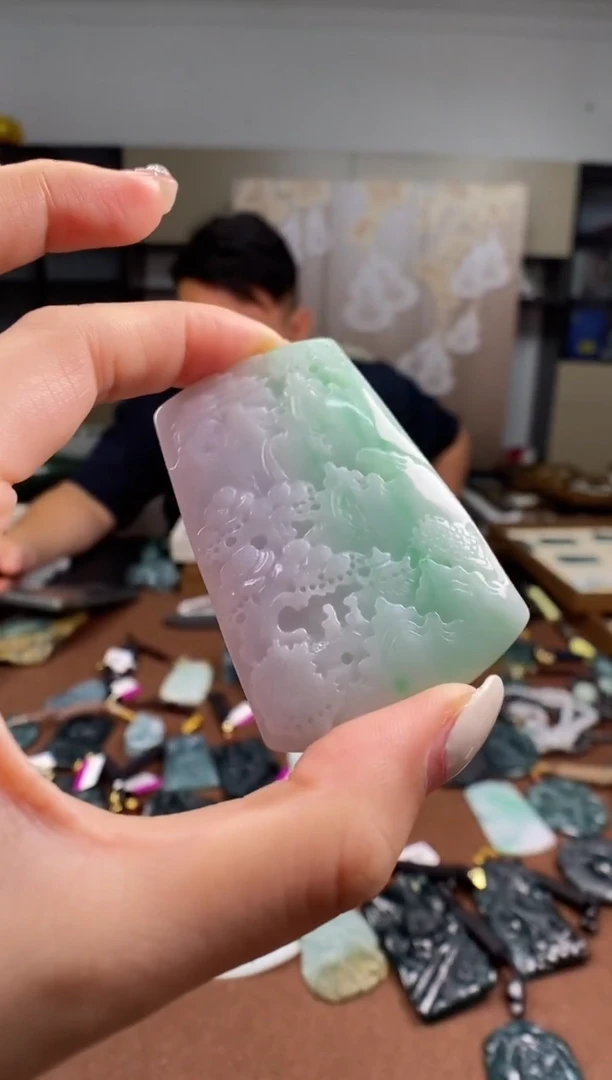 颈饰未镶嵌翡翠多样性发其一
