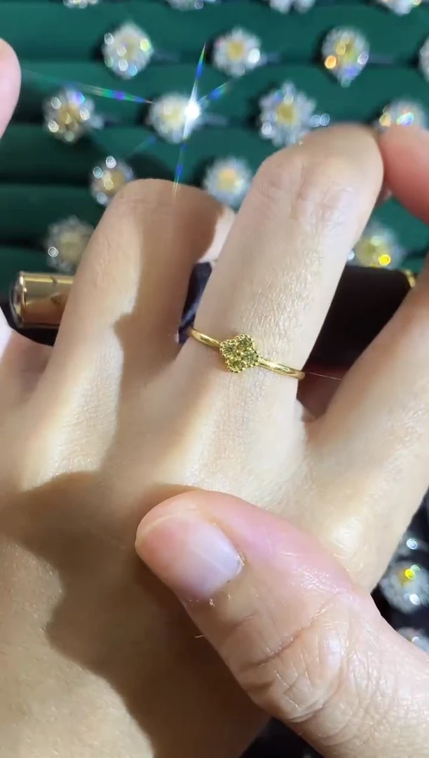 18K金镶嵌戒指钻石多样性发一