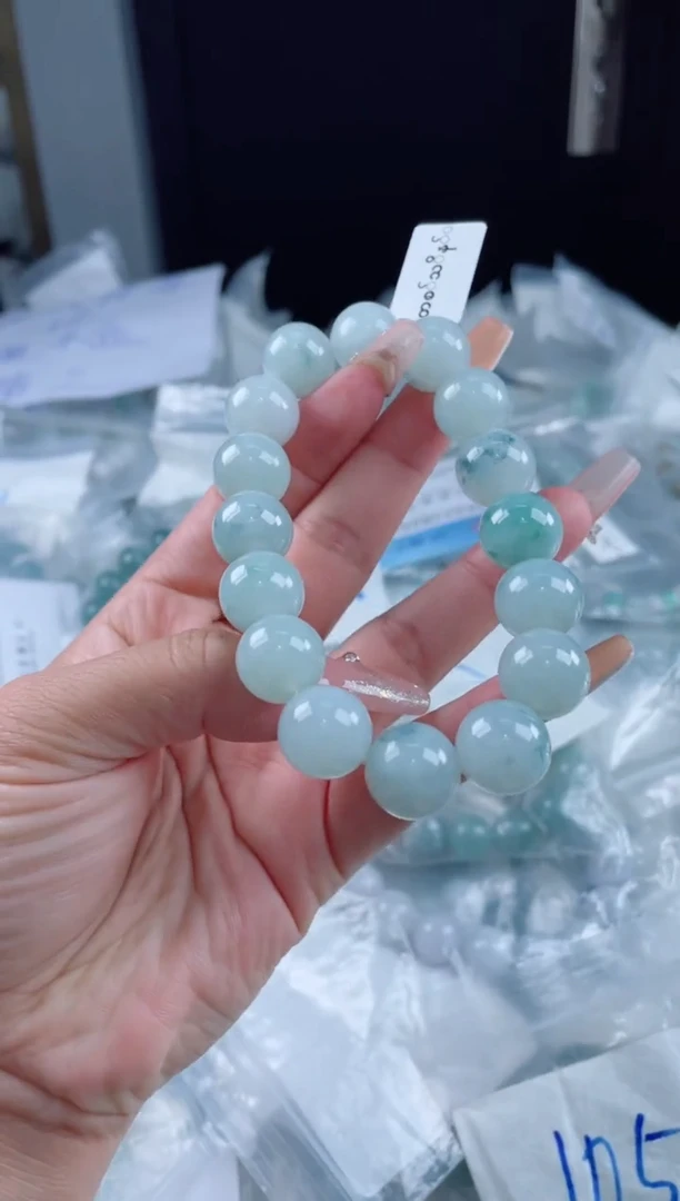 定制翡翠未镶嵌珠串