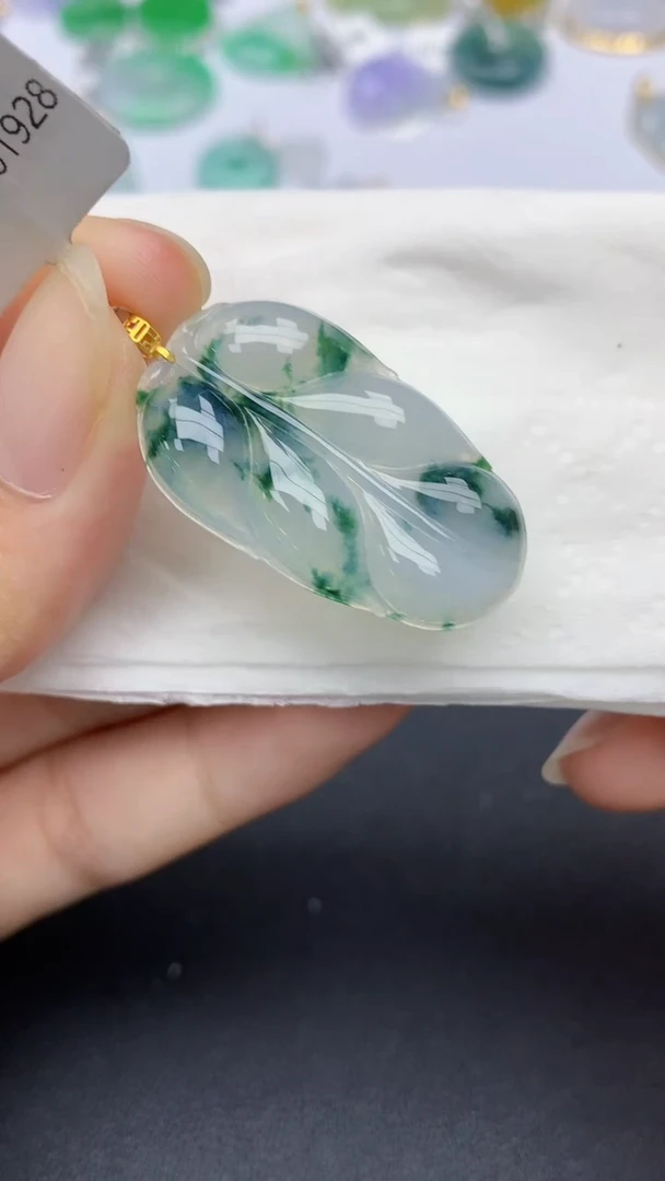 翡翠18K金镶嵌颈饰天然缅甸a货翡翠百元以上9元证书费自理