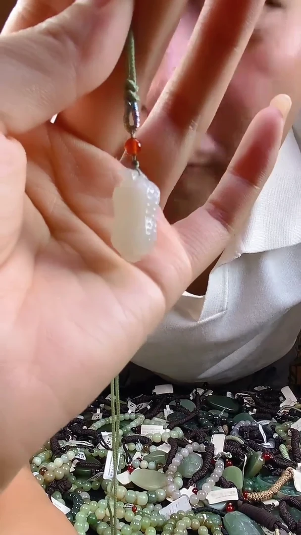 和田玉未镶嵌颈饰多样性发货，拍一发一