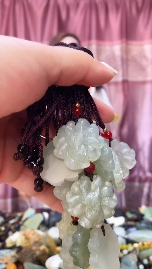 未镶嵌岫玉吊坠多样性发其中之一  挂坠