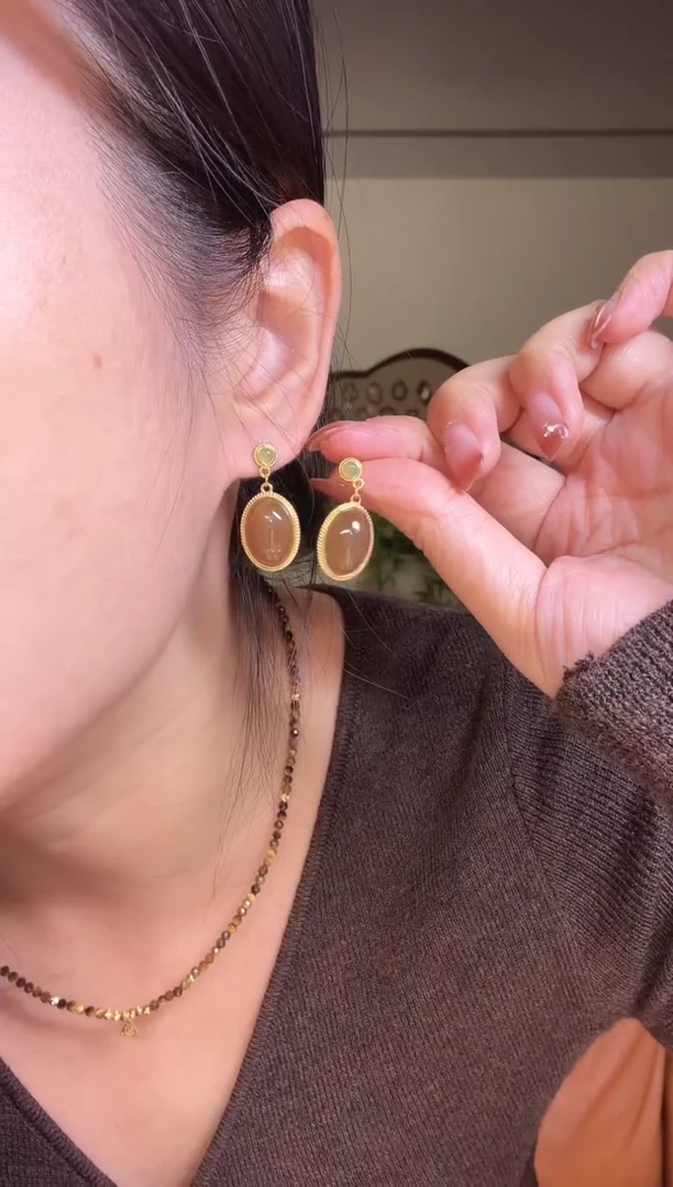 水晶摆件未镶嵌耳钉