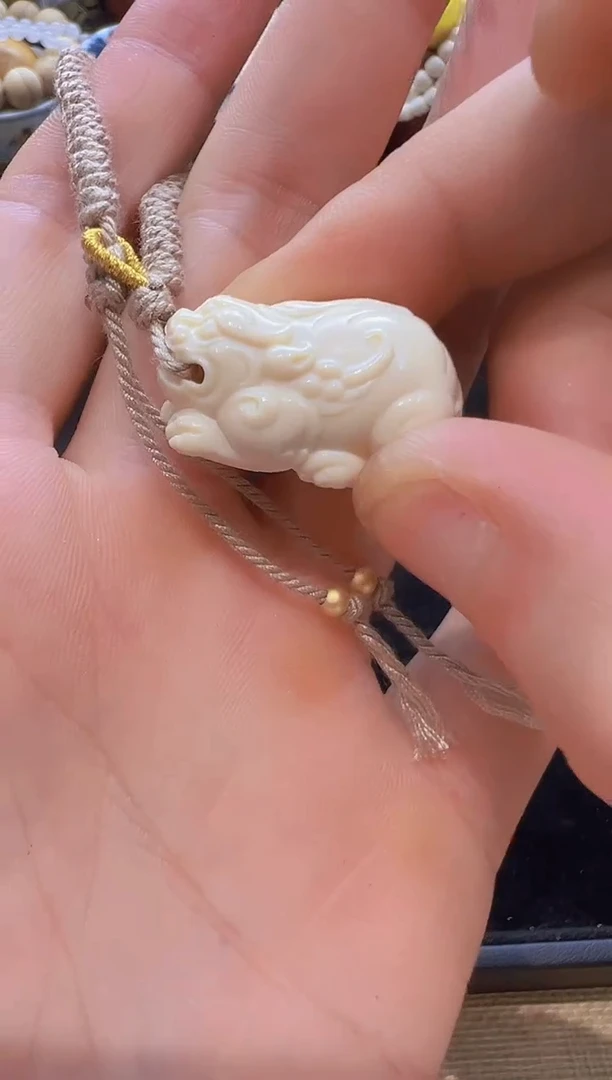 乌木类书架896猛犸貔貅手把件