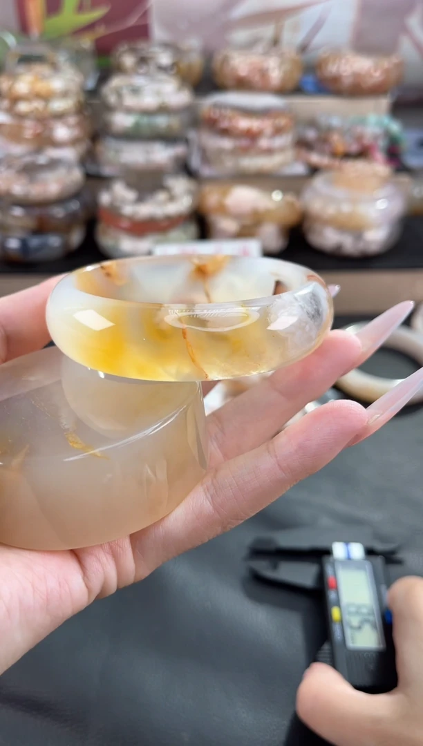 未镶嵌手镯石英质玉61