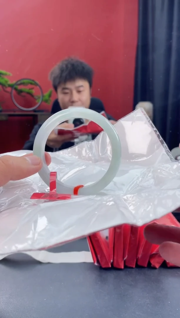 未镶嵌手镯翡翠5