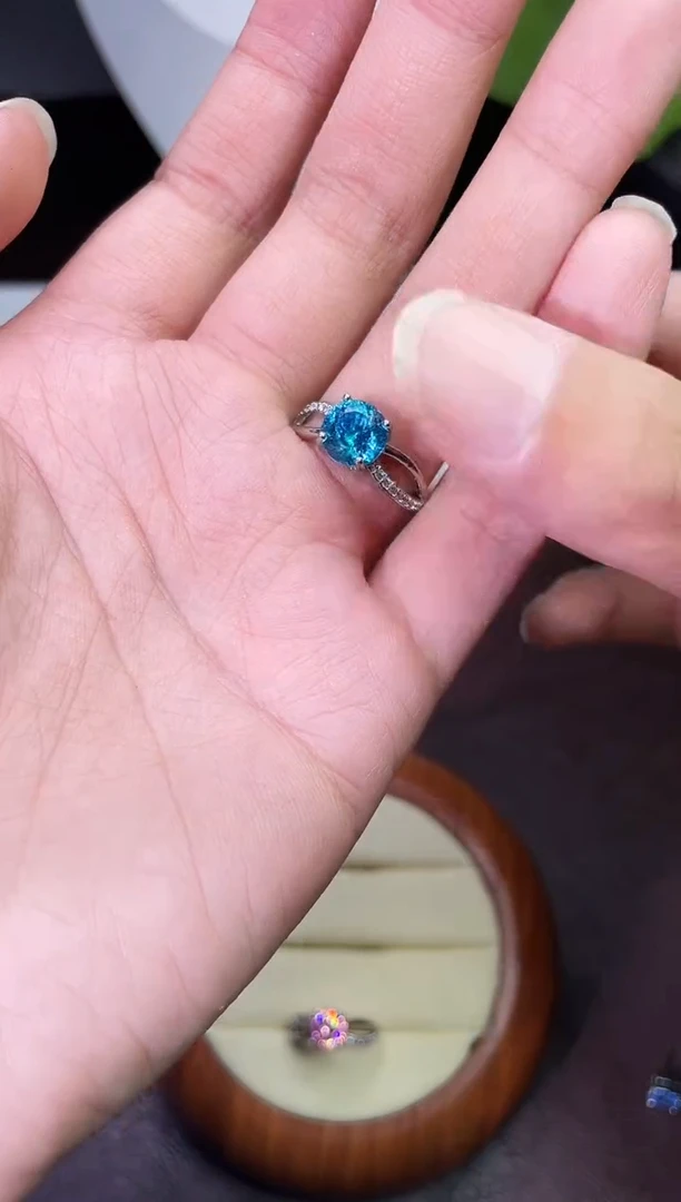 合金合成钻石蓝宝戒指