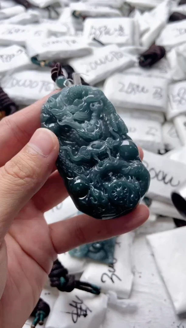 翡翠未镶嵌颈饰8888888888888