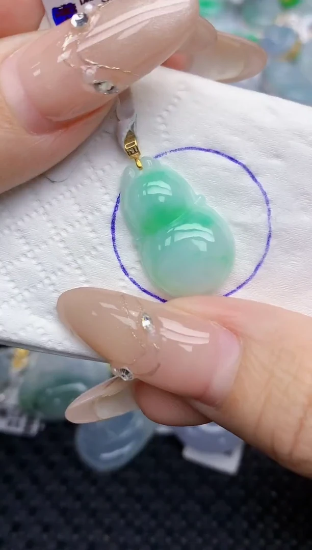 颈饰18K金镶嵌翡翠97   天然翡翠A货  百元以上9米证书费自理