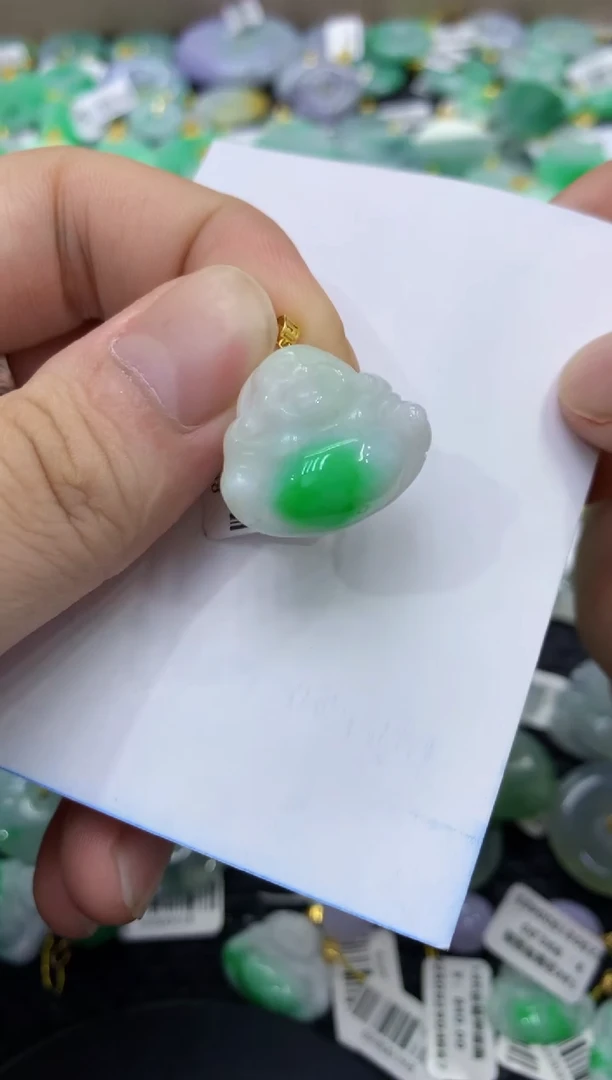 颈饰18K金镶嵌翡翠天然缅甸翡翠A货