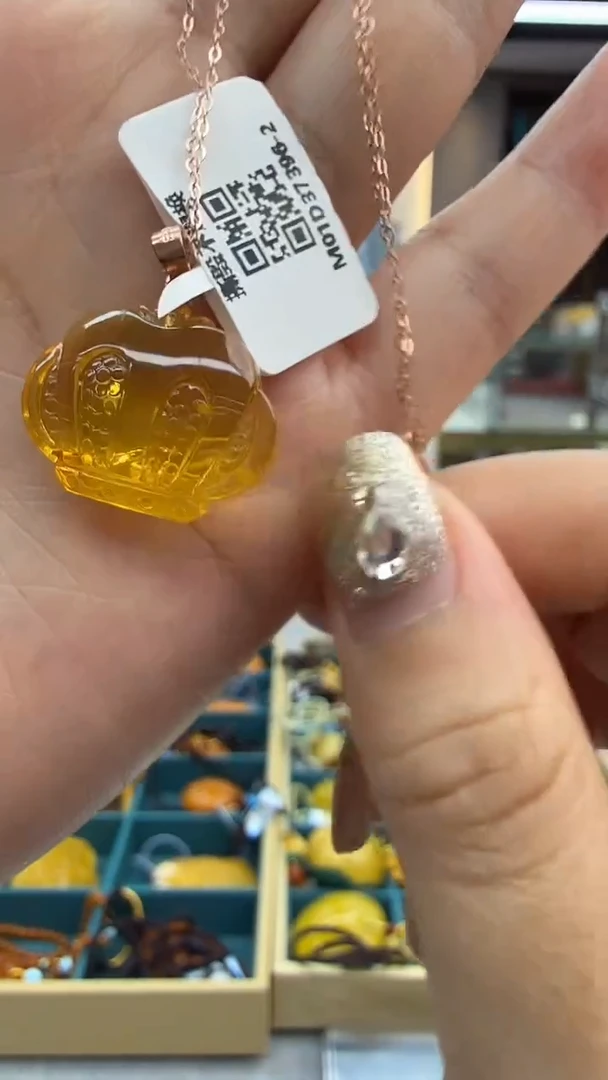 琥珀颈饰未镶嵌10秒拍号 假一罚三