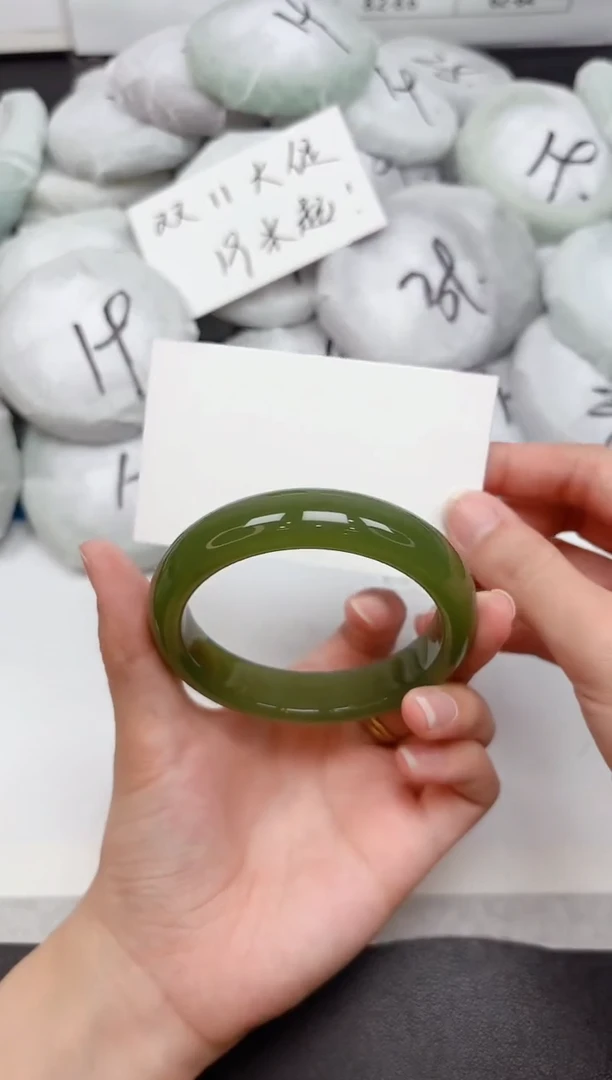 未镶嵌手镯石英质玉66-58.4