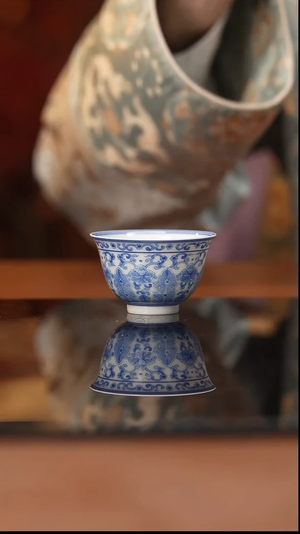 杯看山柴窑青花蕉叶