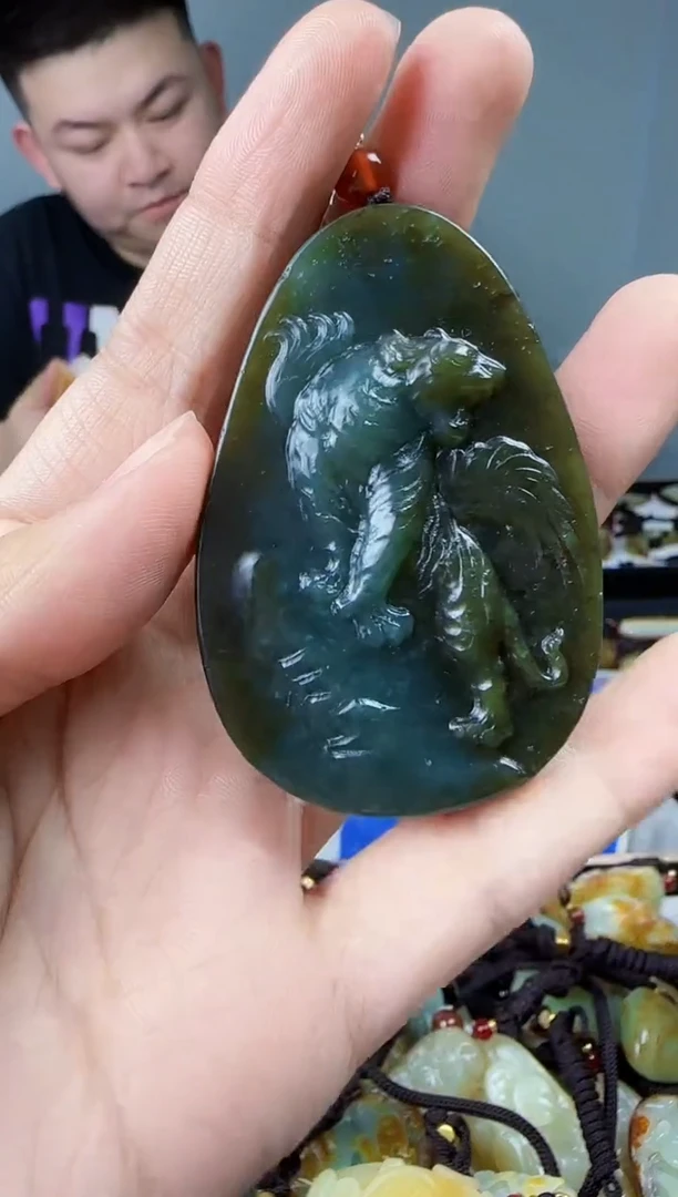 和田玉未镶嵌颈饰1