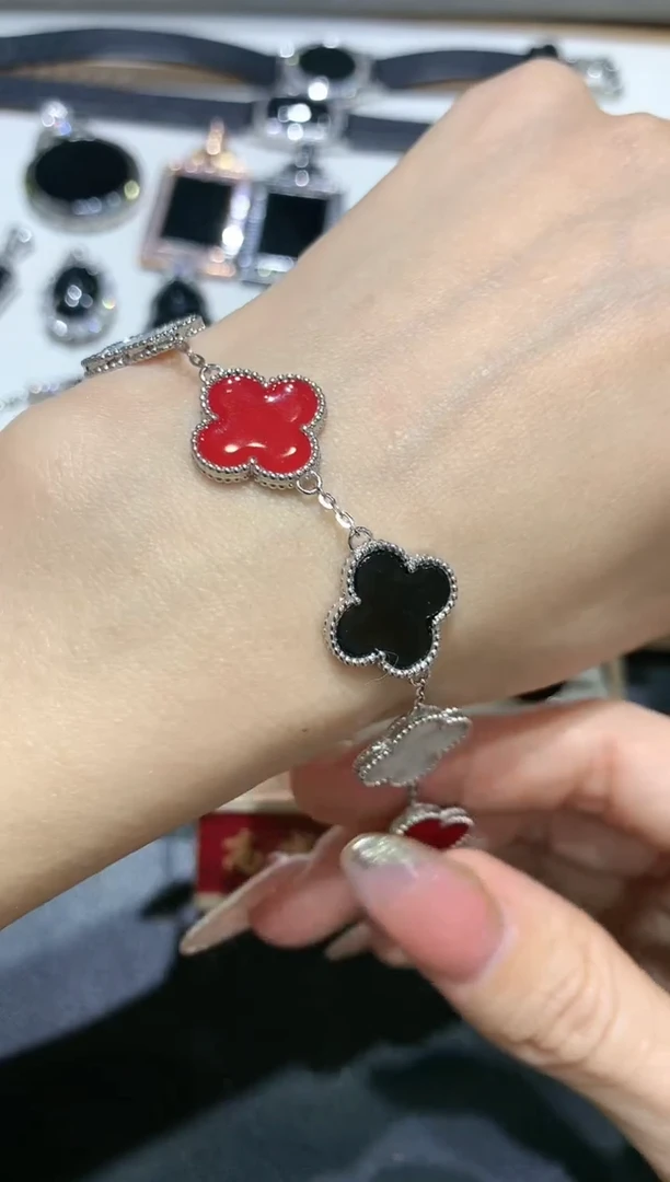 【闪购商品】翡翠吊坠(赠链)银S925镶嵌34多人多样性随机发货1件