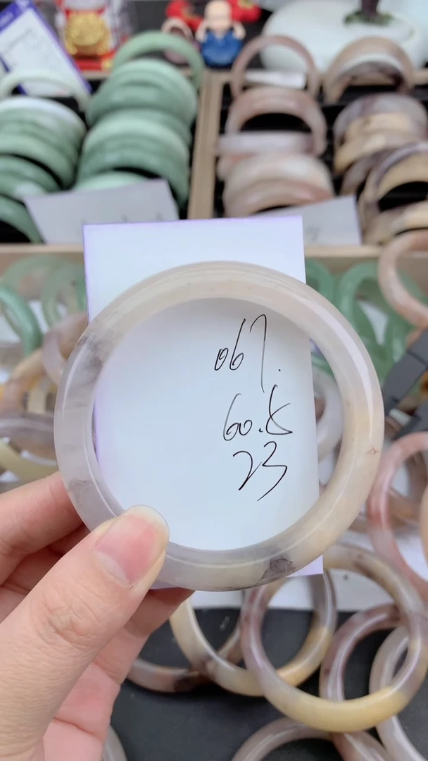 未镶嵌手镯石英质玉067