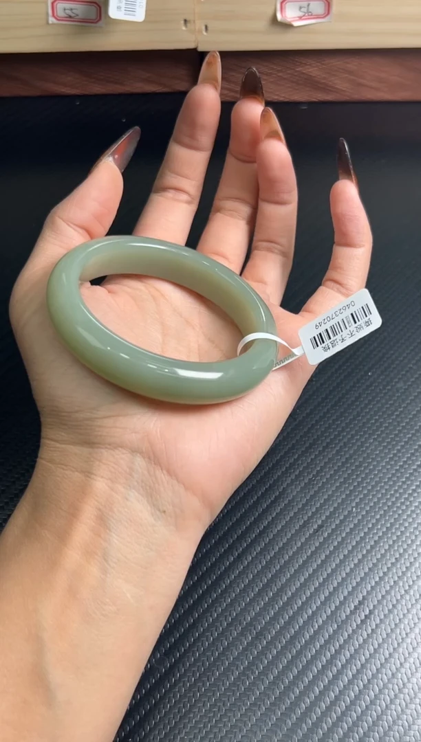 未镶嵌手镯和田玉且末且末蓝微色差57+m