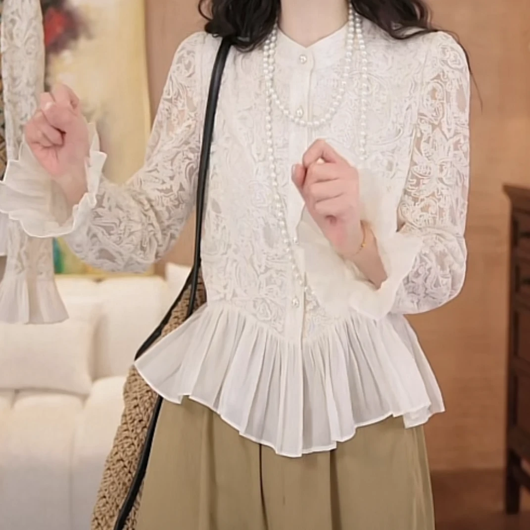 设计感无弹圆领镂空花荷叶边女式衬衫2025春款洋气套头蕾丝上衣