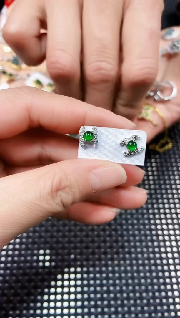 【闪购商品】翡翠耳饰未镶嵌11111111111