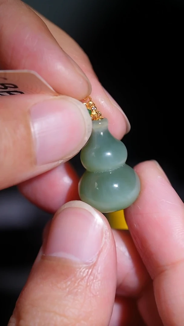 吊坠(不含链)18K金镶嵌和田玉9多样性发一