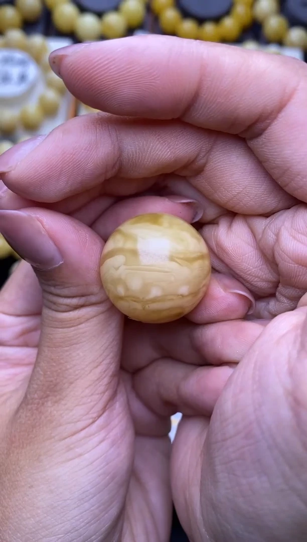 裸石琥珀未镶嵌25mm+大小姐珠宝51