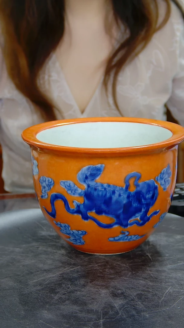 碗珊瑚红釉青花狮纹卷缸#5003#