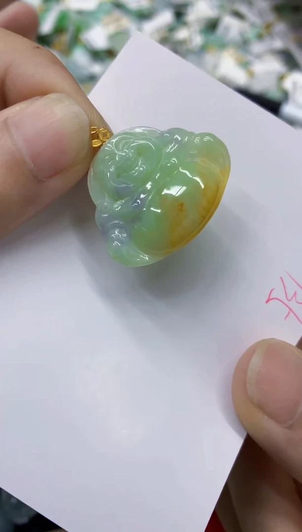 颈饰18K金镶嵌翡翠翡翠
