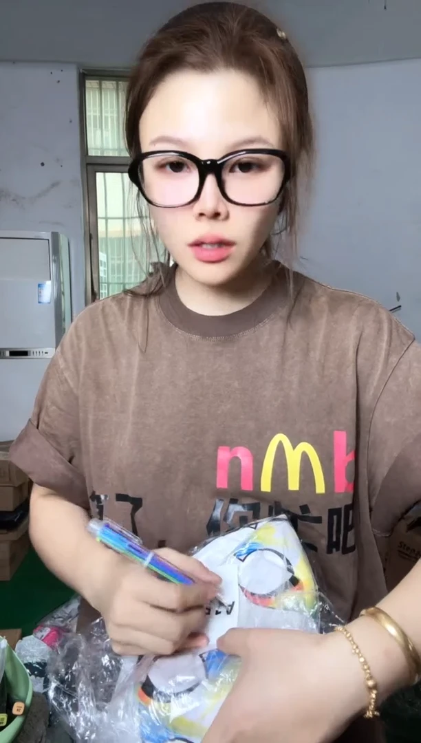 默认微瑕 NO退NO换 下单自行备注 无备注随机发货9