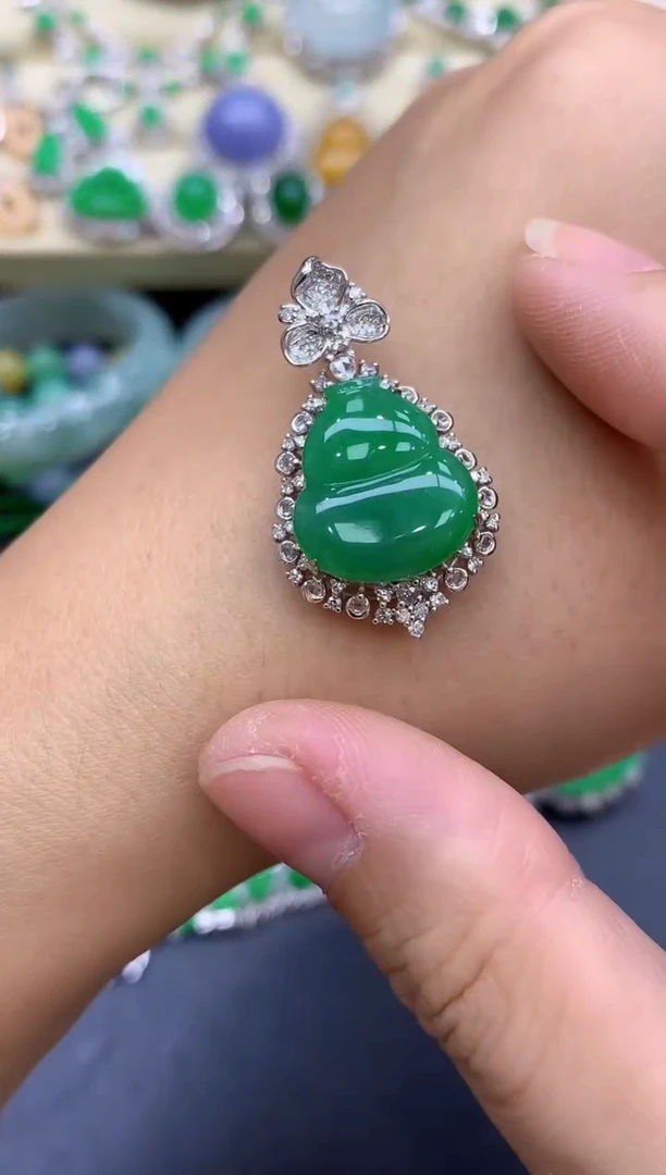 颈饰18K金镶嵌翡翠299-中国好珍宝