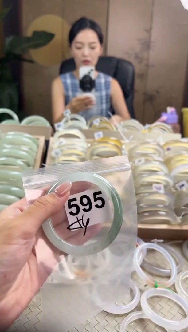手镯玛瑙/玉髓未镶嵌天山翠默认微抠595