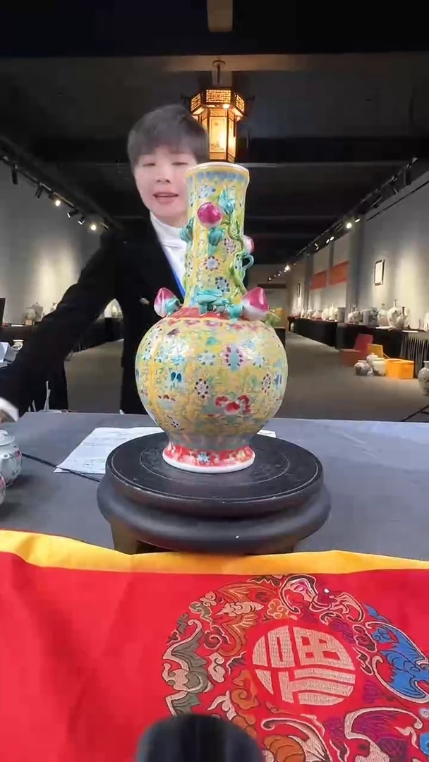 【闪购商品】摆件景德镇陶瓷珐琅彩寿桃花瓶