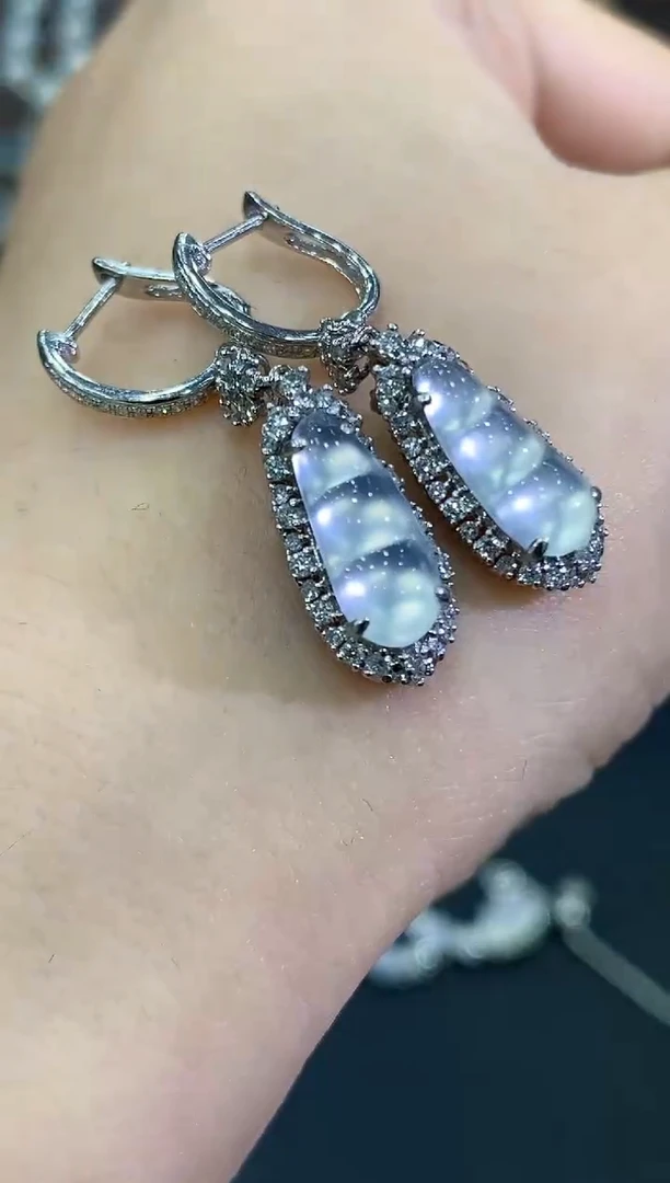 18K金镶嵌翡翠耳饰B386