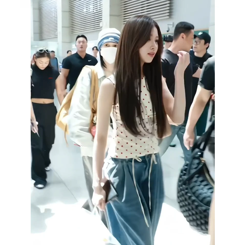 2025秋季新款法式气质无袖显瘦背心上衣女配高腰休闲裤子两件套潮