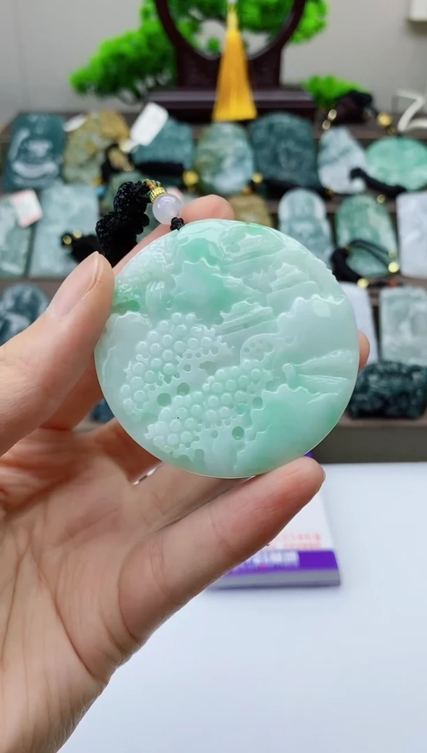翡翠未镶嵌颈饰
