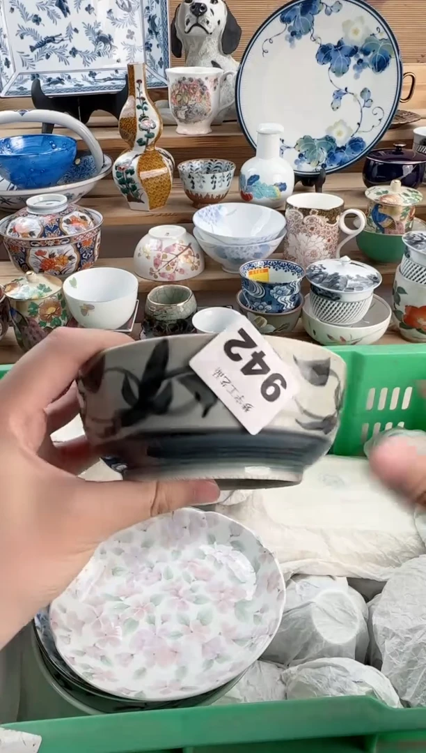 瓷片F****?瓷器  D    942