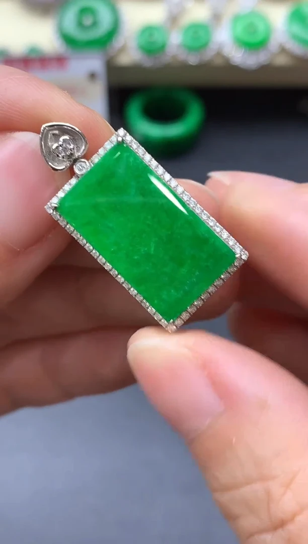 颈饰18K金镶嵌翡翠503-中国好珍宝