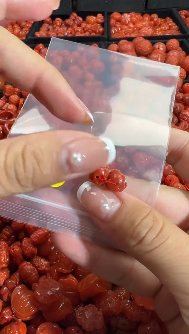 颈饰未镶嵌南红玛瑙1