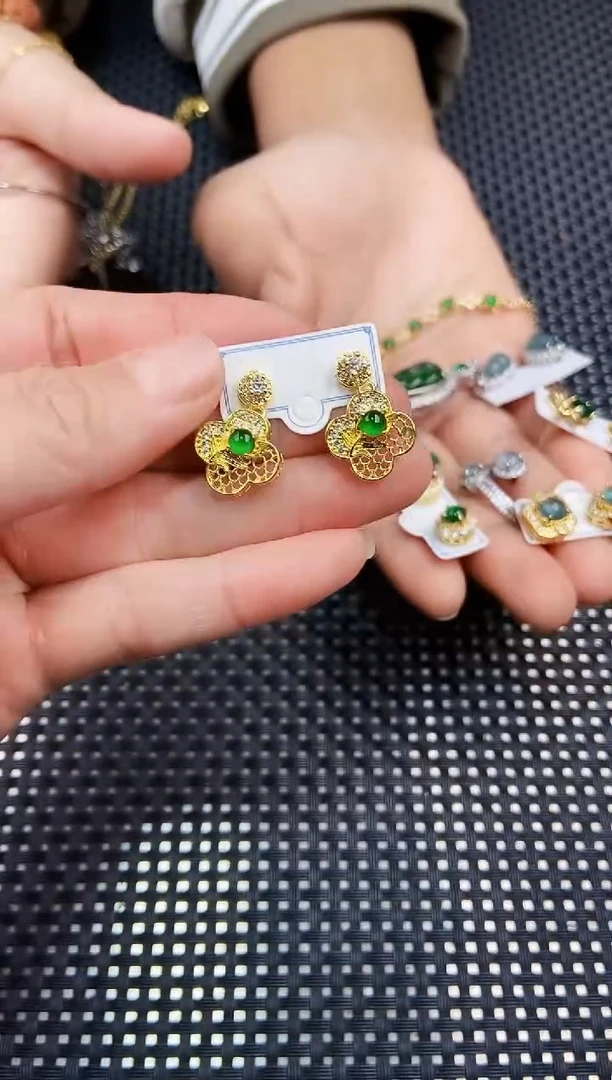 【闪购商品】翡翠耳饰未镶嵌11111111111