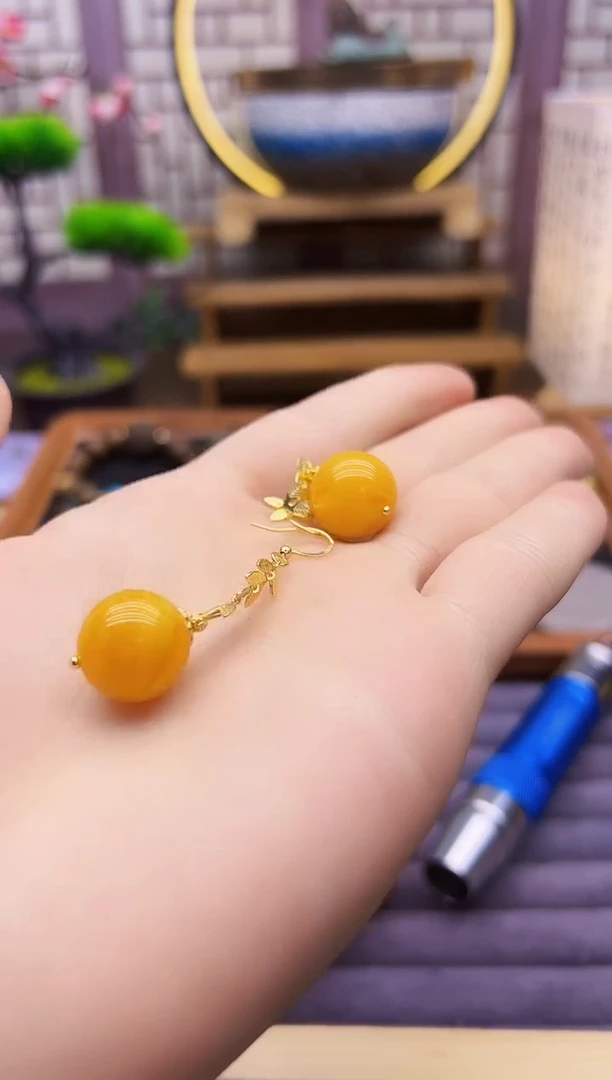 14K金镶嵌蜜蜡耳饰E458