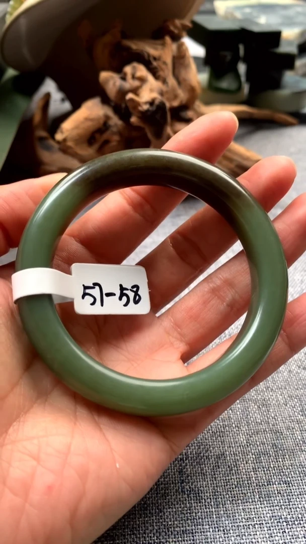 未镶嵌手镯和田玉b****8手镯