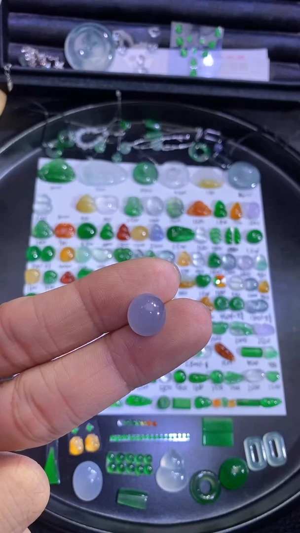 未镶嵌挂件翡翠蛋面