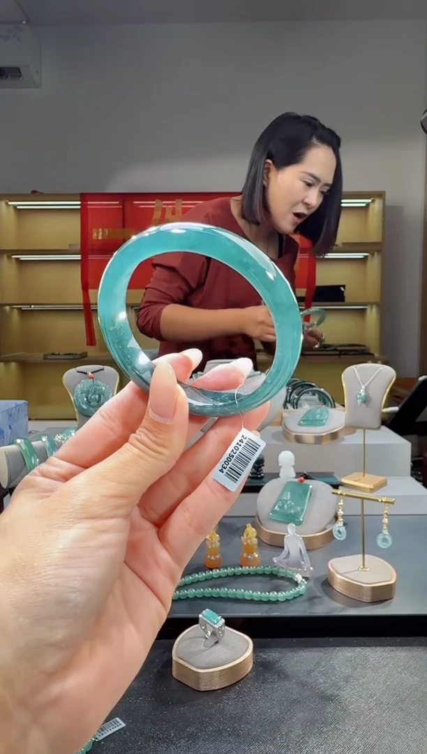 未镶嵌手镯翡翠56.6圈