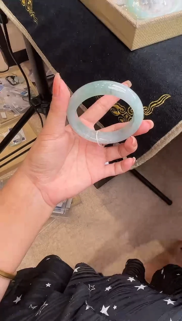 未镶嵌手镯翡翠手镯
