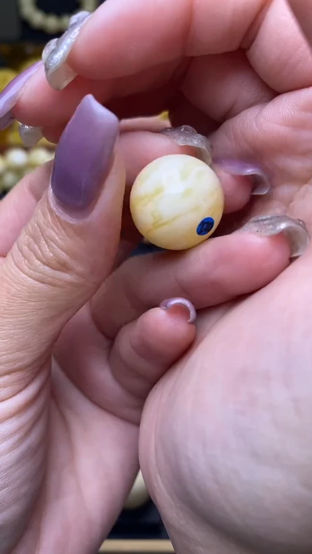 【闪购商品】琥珀裸石未镶嵌葵. 35