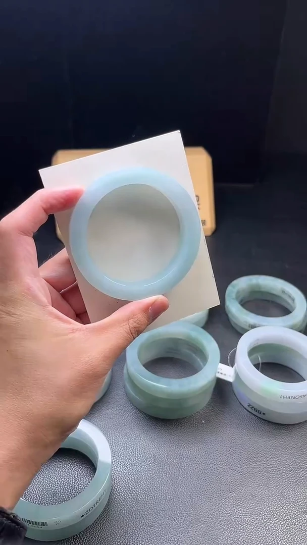 定制翡翠手镯未镶嵌家****?定制