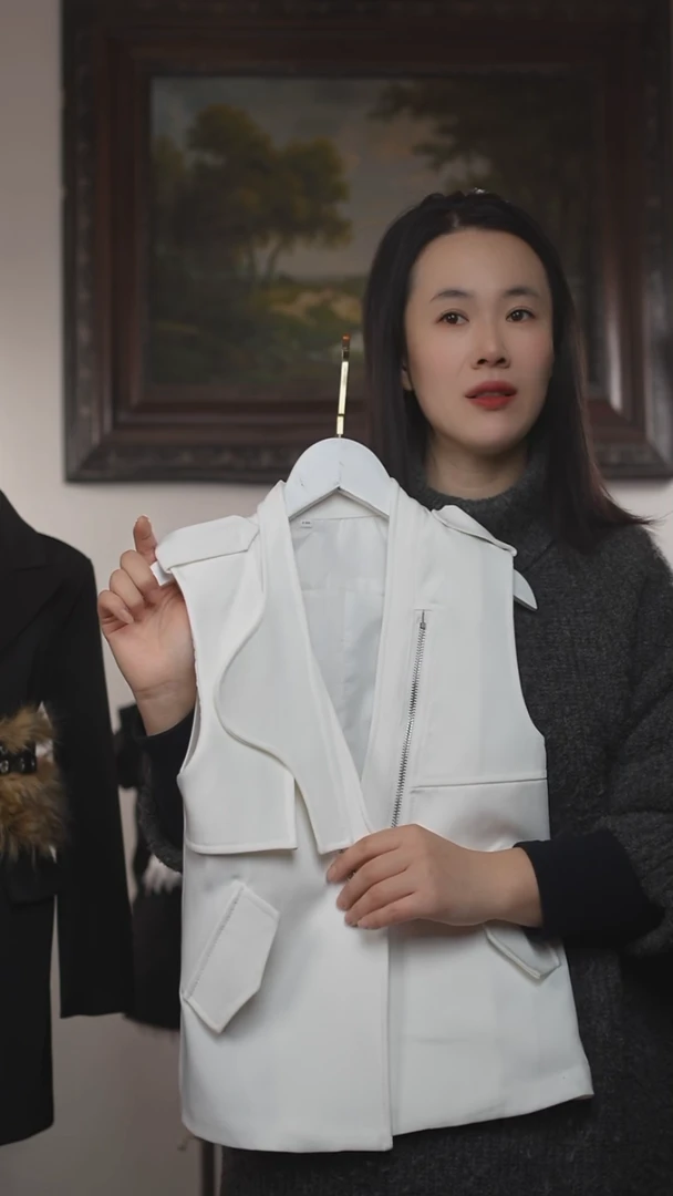 模****轩130码白色设计感拉链马甲艺桐轩儿童潮服